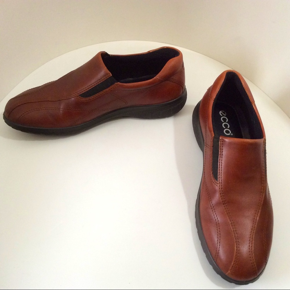 Ecco brown leather loafers